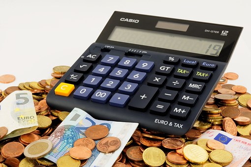 tracking your expenses-calculator
